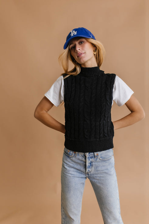 Snow Bunny Knit Vest// Black